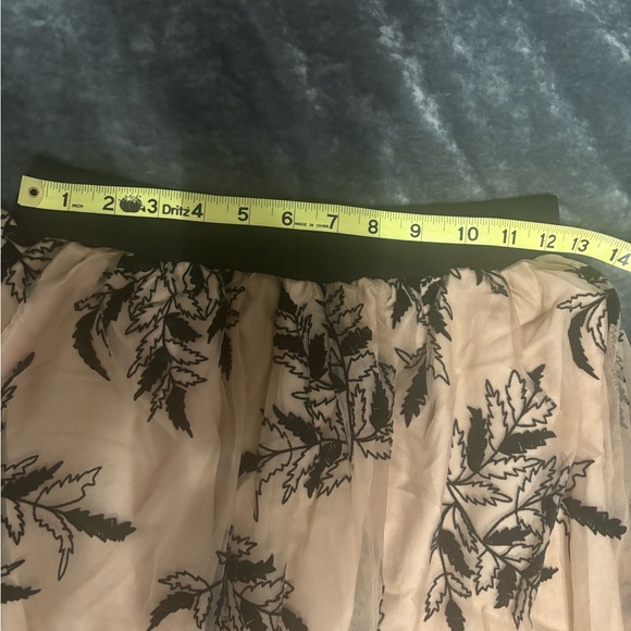 💟RESTOCKED💟 Floral Leaves Embroidered Maxi Skirt - Picture 12 of 12